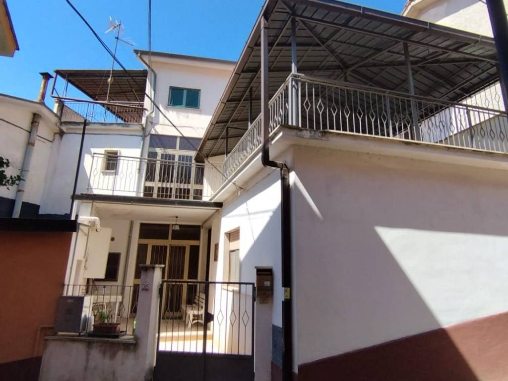 casa indipendente in vendita a Sant'Elia Fiumerapido in zona Valleluce