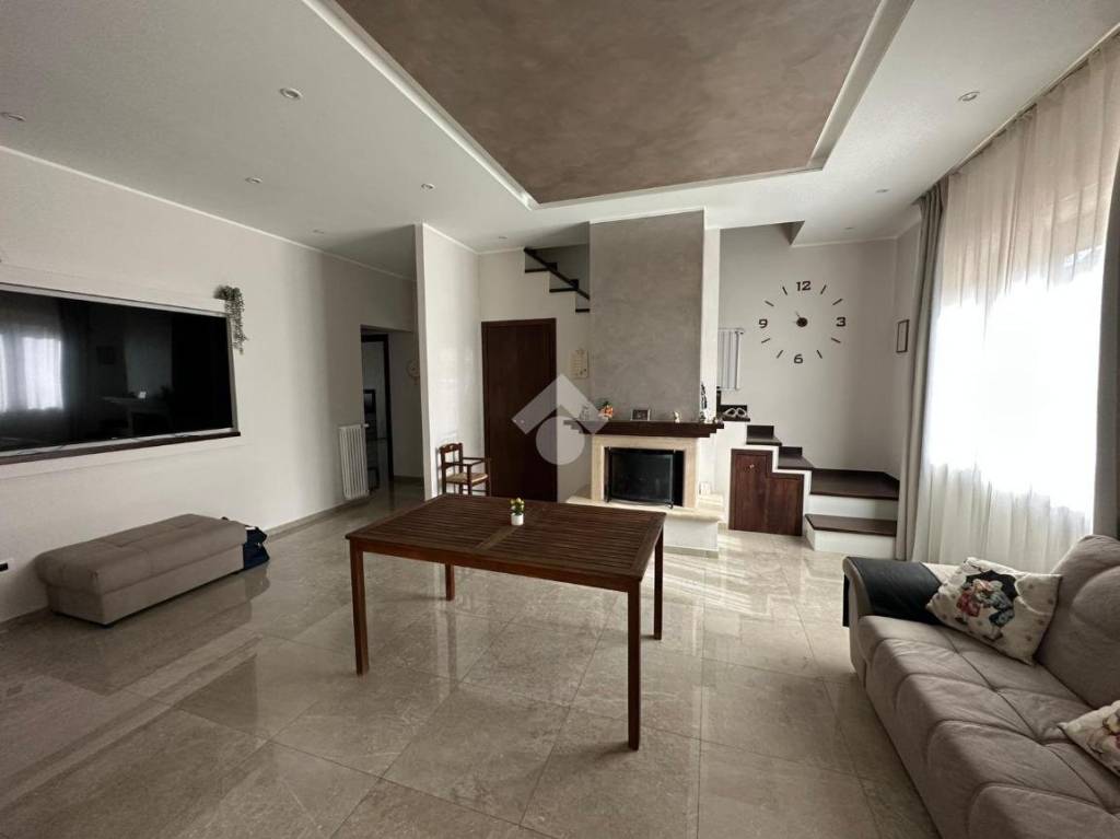 casa indipendente in vendita a Sant'Elia Fiumerapido