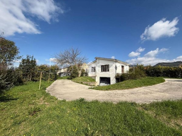 casa indipendente in vendita a Sant'Elia Fiumerapido