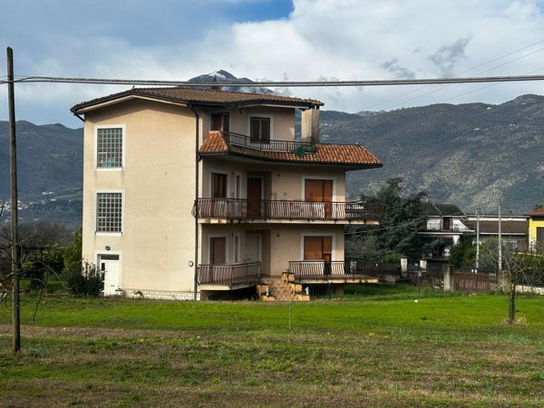 intera palazzina in vendita a Sant'Elia Fiumerapido