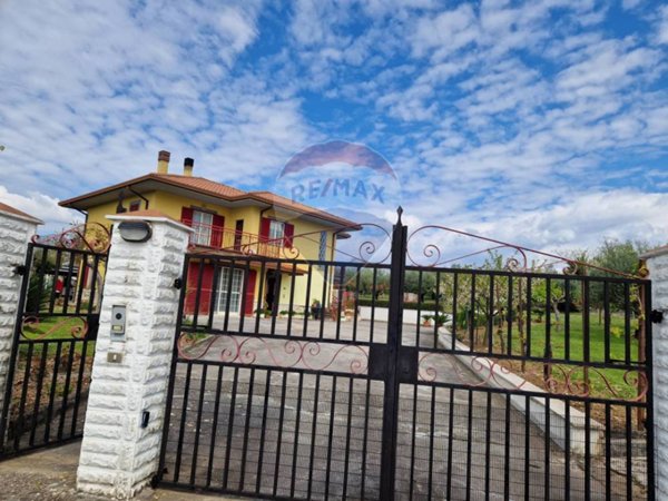 casa indipendente in vendita a Sant'Elia Fiumerapido