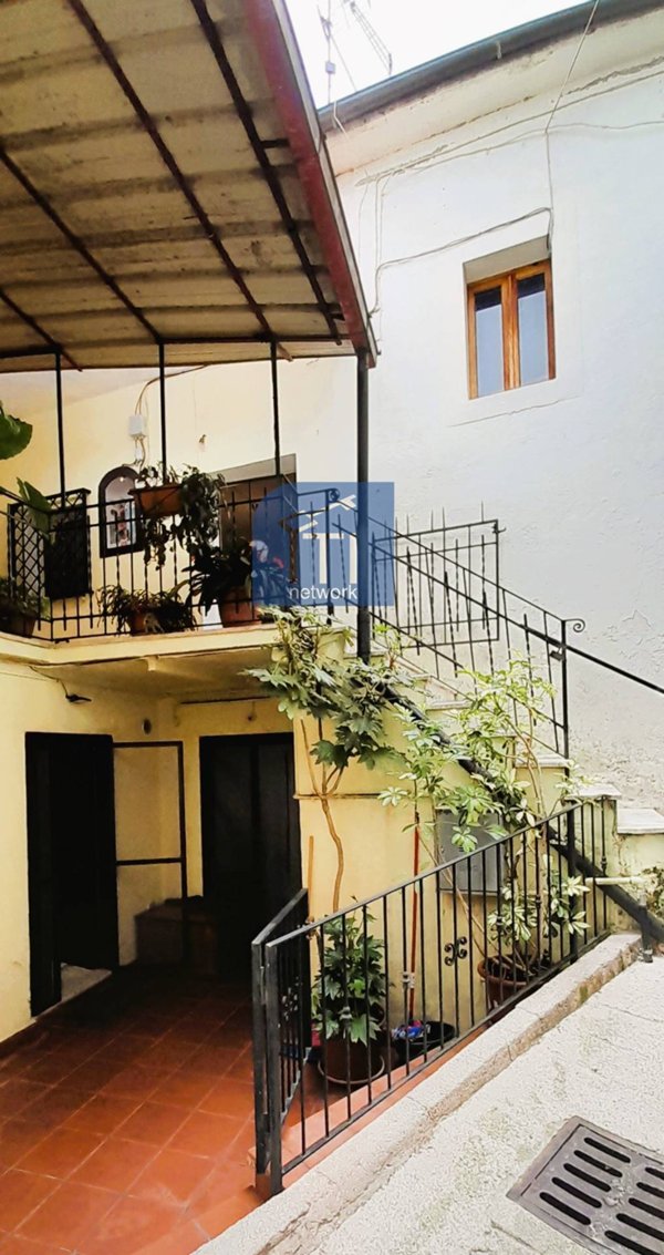 casa semindipendente in vendita a Sant'Elia Fiumerapido in zona Valleluce