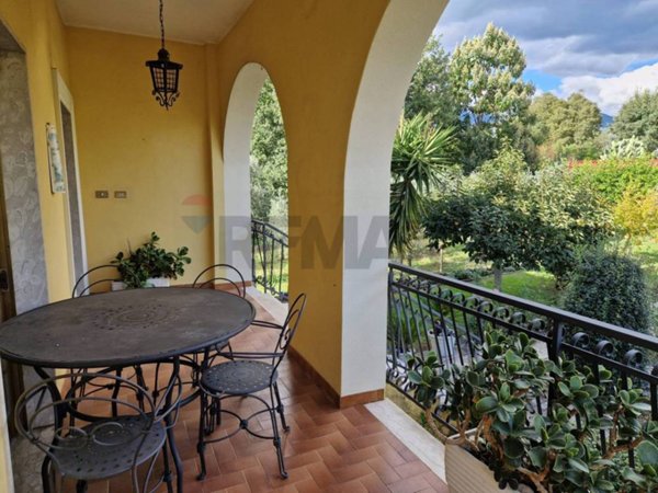 casa indipendente in vendita a Sant'Elia Fiumerapido in zona Valleluce