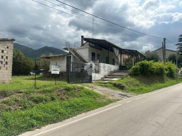 casa indipendente in vendita a Sant'Elia Fiumerapido