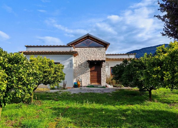 casa indipendente in vendita a Sant'Elia Fiumerapido in zona Valleluce