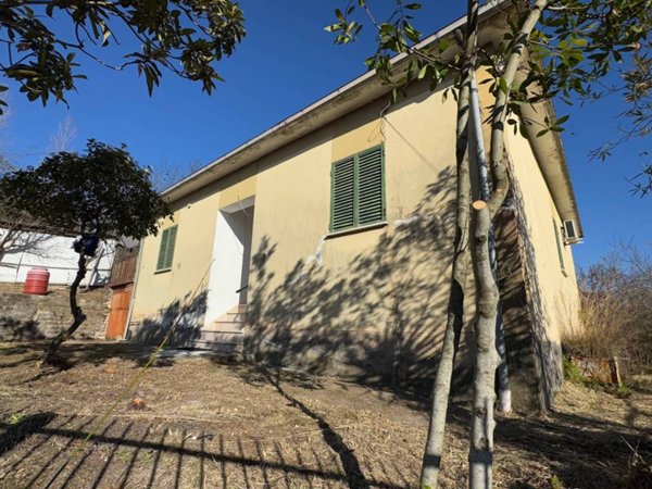 casa indipendente in vendita a Santopadre