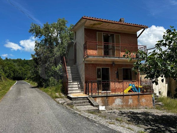 casa indipendente in vendita a Santopadre
