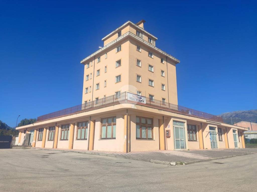 intera palazzina in vendita a San Vittore del Lazio