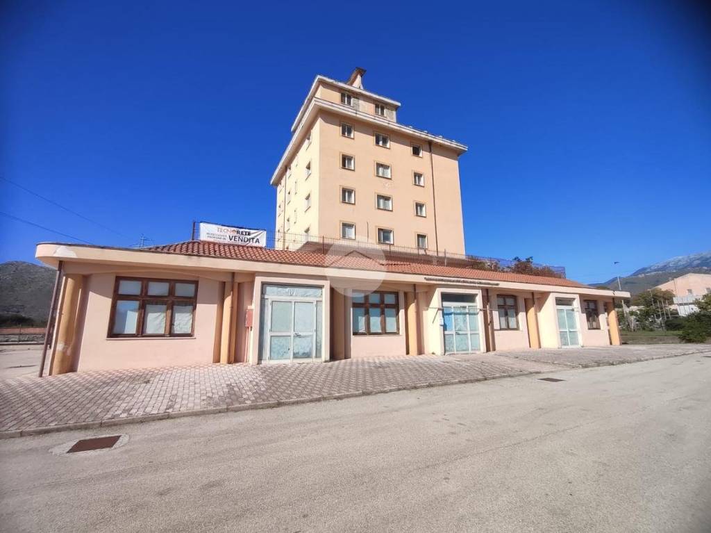 negozio in vendita a San Vittore del Lazio