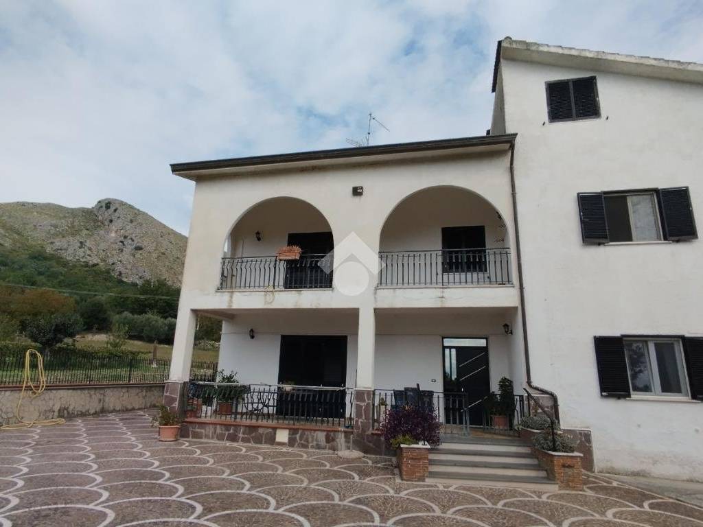 casa indipendente in vendita a San Vittore del Lazio