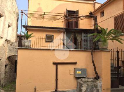 casa indipendente in vendita a San Vittore del Lazio