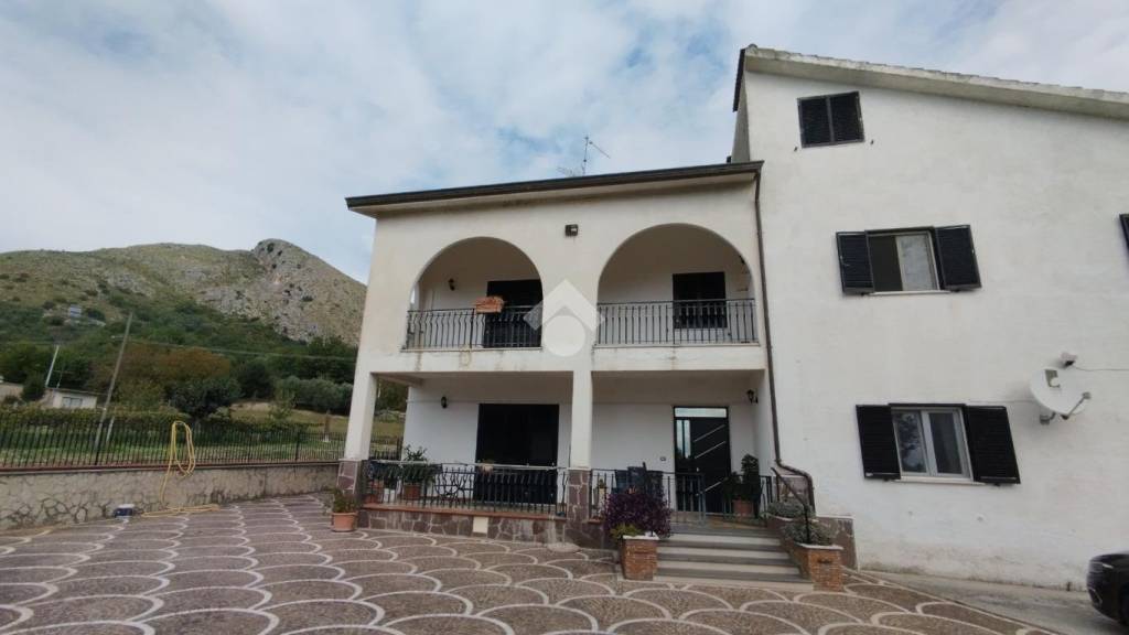casa indipendente in vendita a San Vittore del Lazio