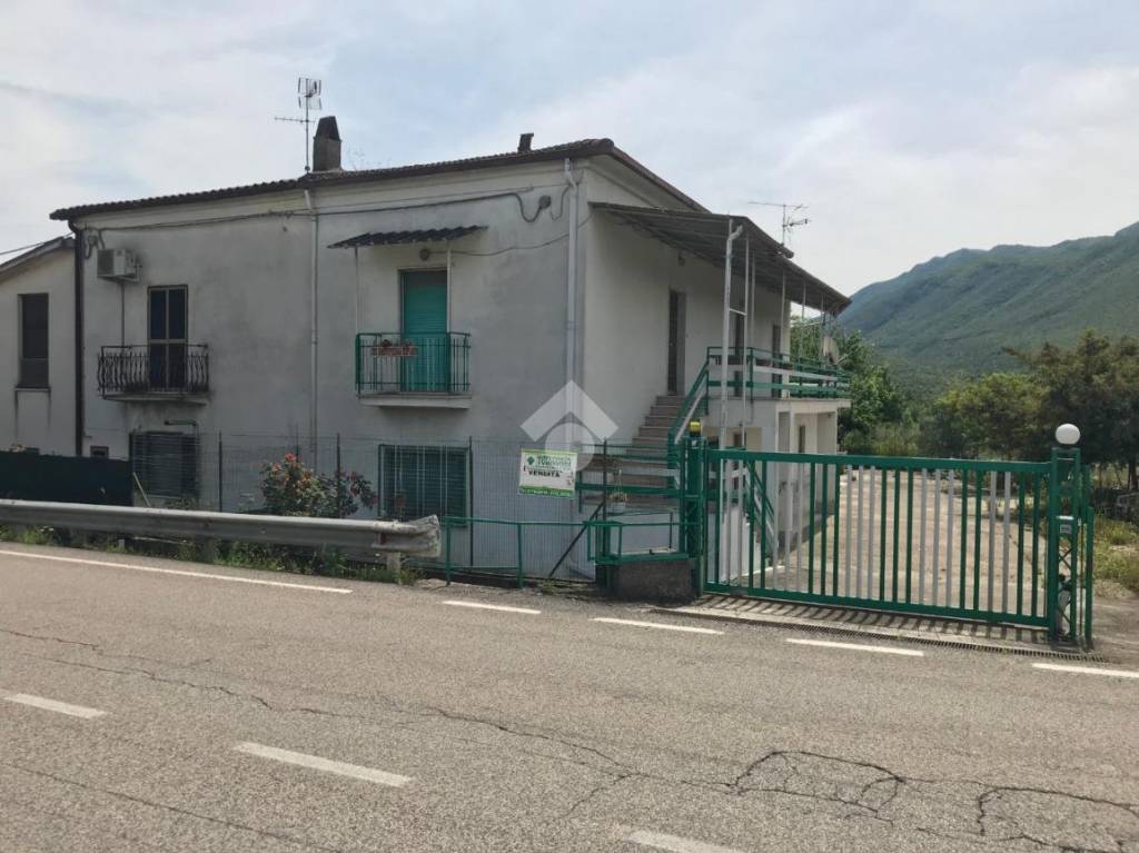 casa indipendente in vendita a San Vittore del Lazio