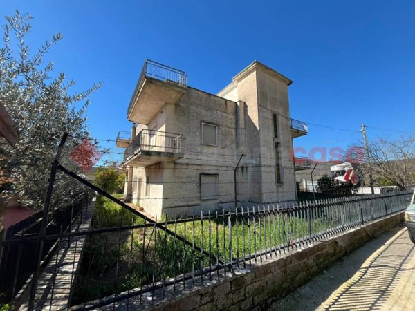 casa indipendente in vendita a San Vittore del Lazio