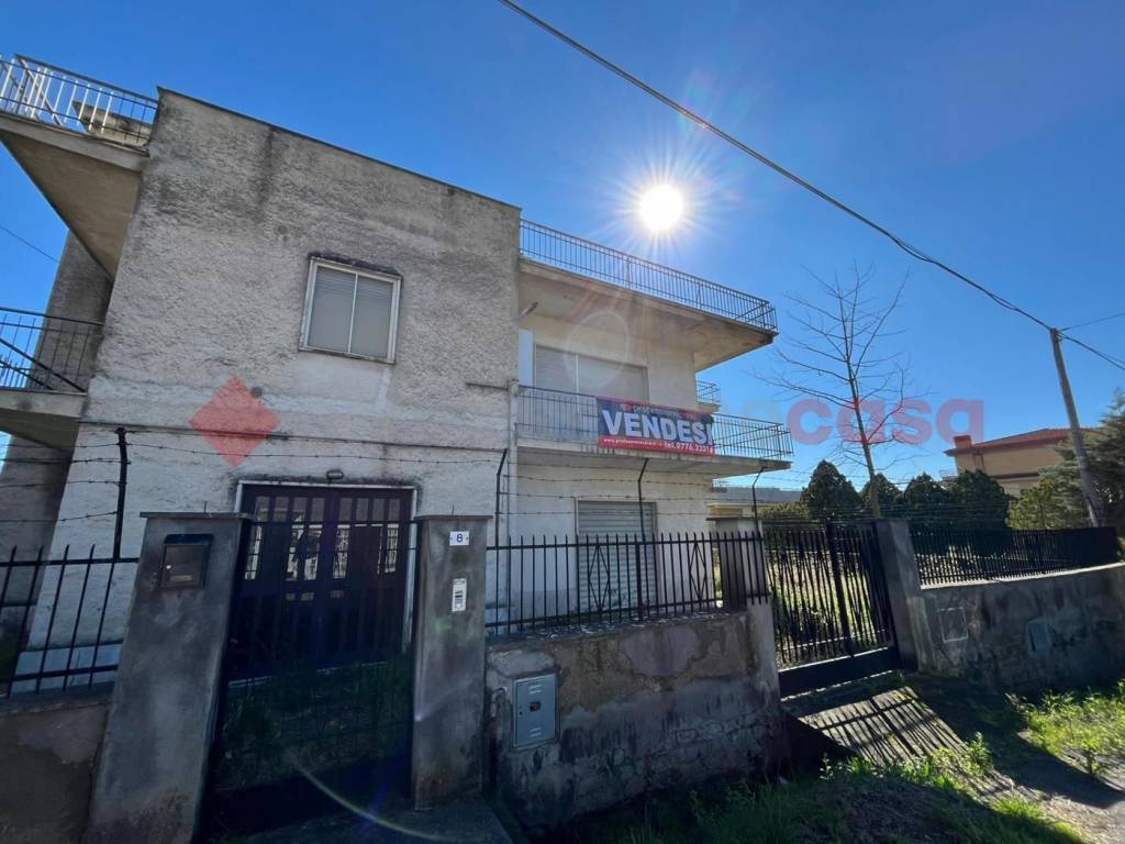 casa indipendente in vendita a San Vittore del Lazio