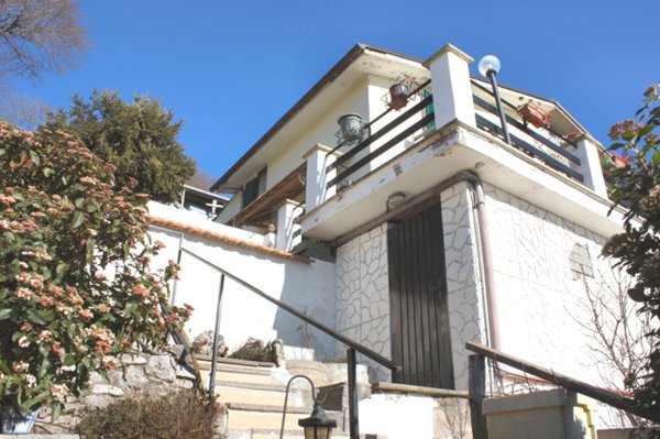casa indipendente in vendita a Serrone