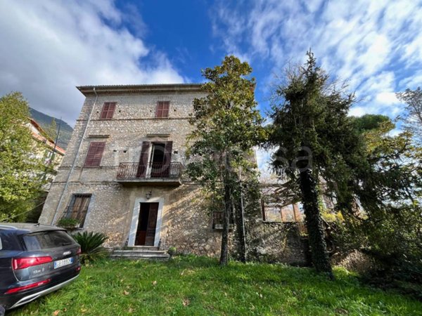 casa indipendente in vendita a Serrone in zona La Forma
