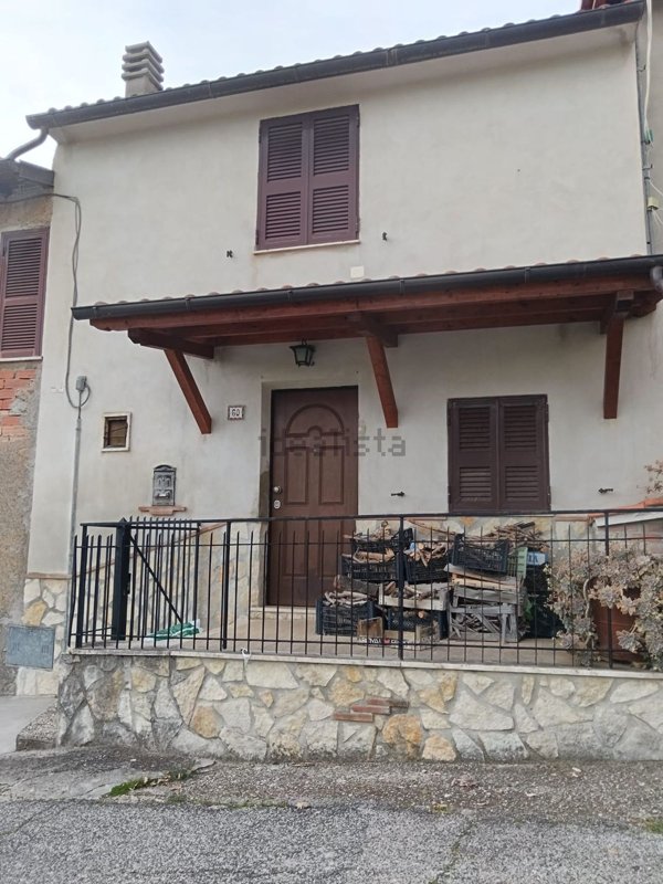 appartamento in vendita a Serrone in zona La Forma