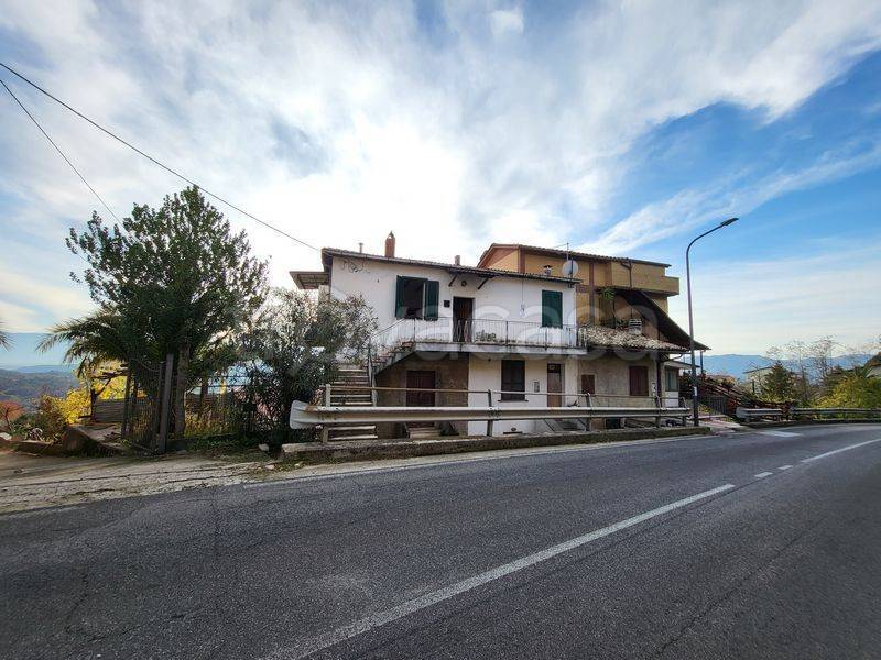 appartamento in vendita a Serrone in zona La Forma
