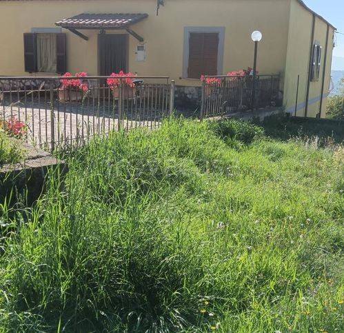 casa indipendente in vendita a Serrone in zona La Forma
