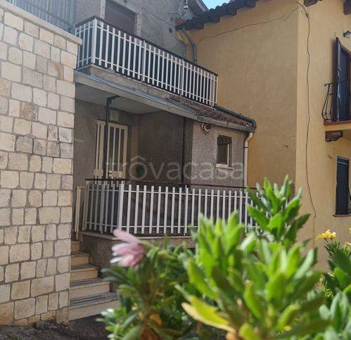 appartamento in vendita a Serrone in zona La Forma