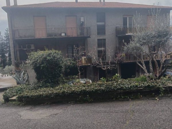 appartamento in vendita a Serrone in zona La Forma