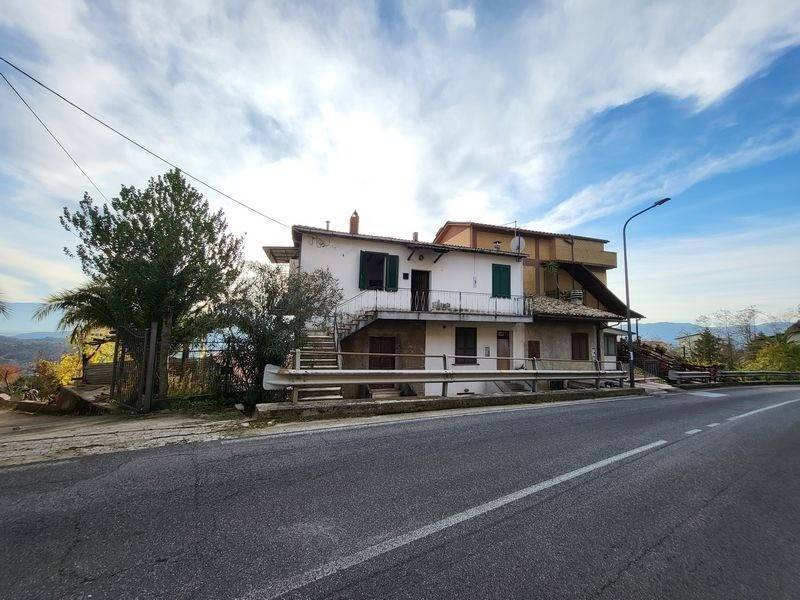 appartamento in vendita a Serrone in zona La Forma
