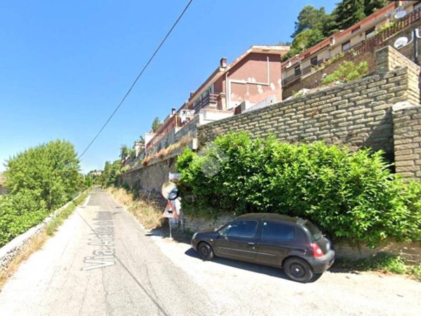 casa indipendente in vendita a Serrone