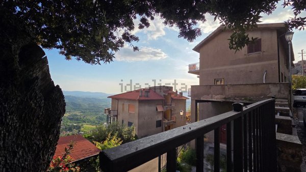 appartamento in vendita a Serrone in zona San Quirico