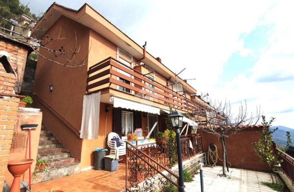 casa indipendente in vendita a Serrone