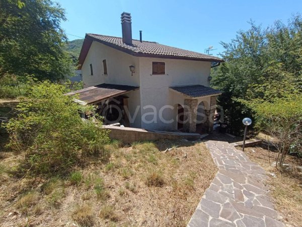 casa indipendente in vendita a Serrone