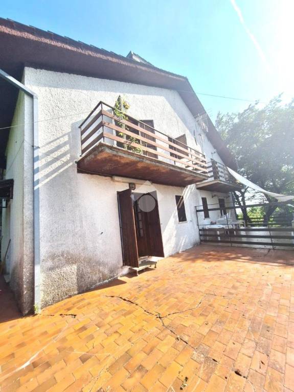 casa indipendente in vendita a Serrone