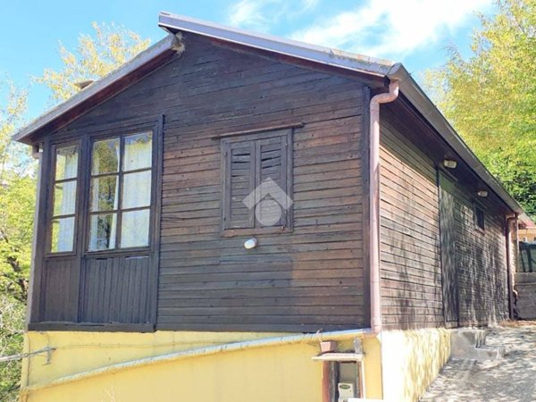 casa indipendente in vendita a Serrone
