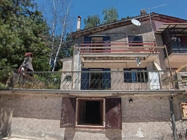 casa indipendente in vendita a Serrone