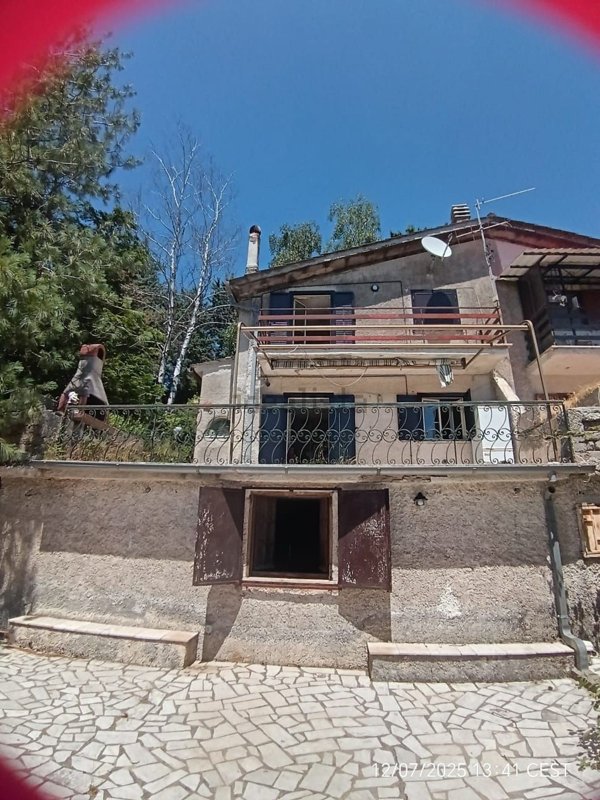 casa indipendente in vendita a Serrone