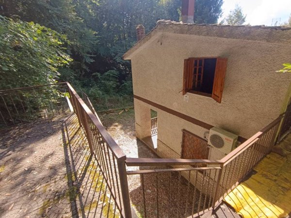 casa indipendente in vendita a Serrone