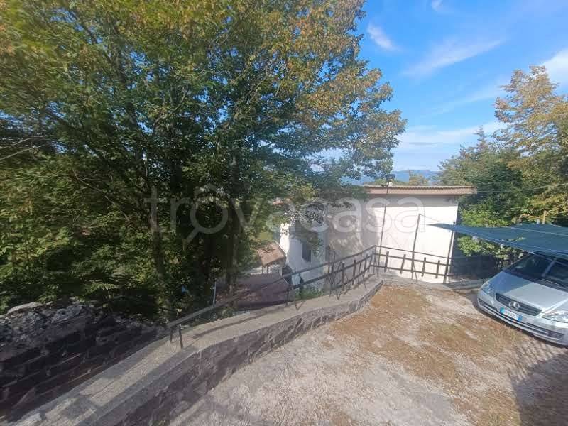 casa indipendente in vendita a Serrone