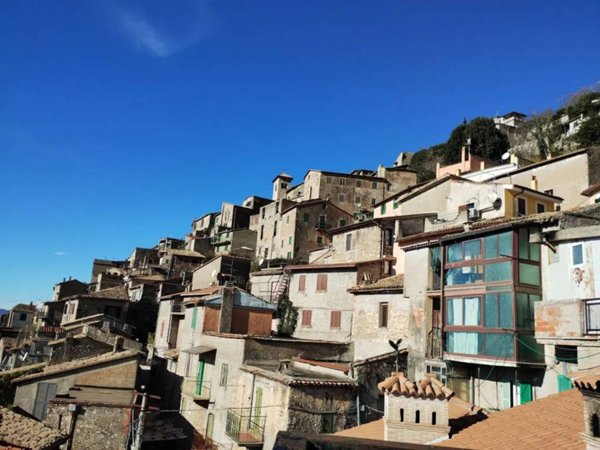 casa indipendente in vendita a Serrone