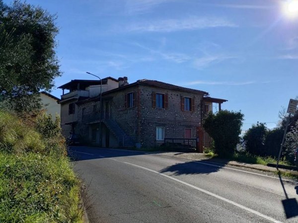 appartamento in vendita a Serrone in zona La Forma