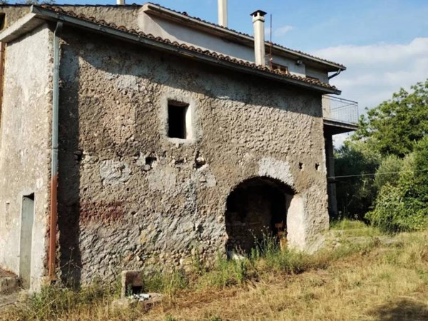 appartamento in vendita a Serrone in zona La Forma