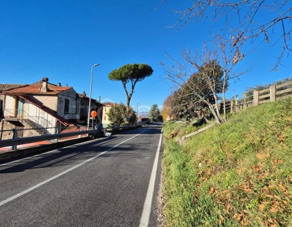 casa indipendente in vendita a Serrone in zona La Forma