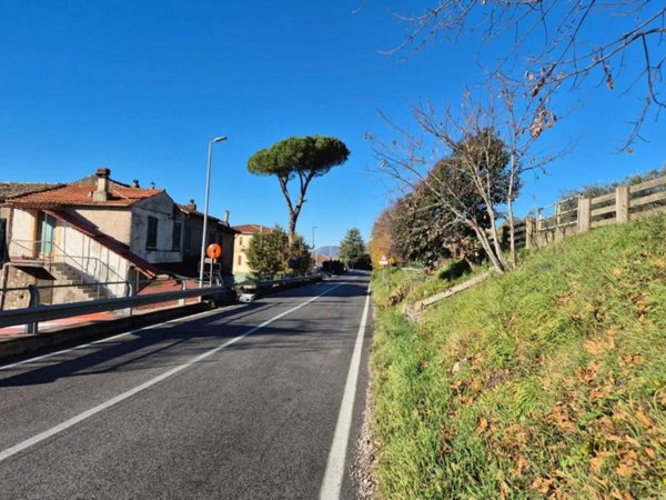 casa indipendente in vendita a Serrone in zona La Forma