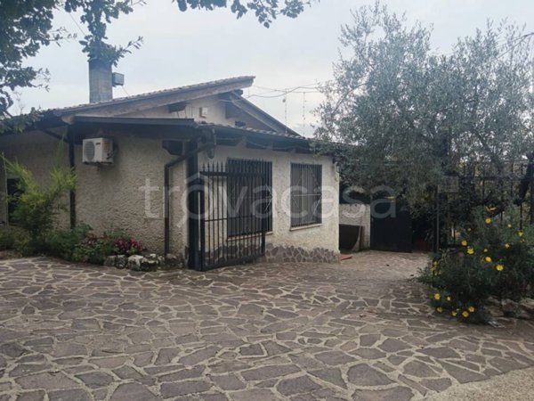 appartamento in vendita a Serrone in zona La Forma