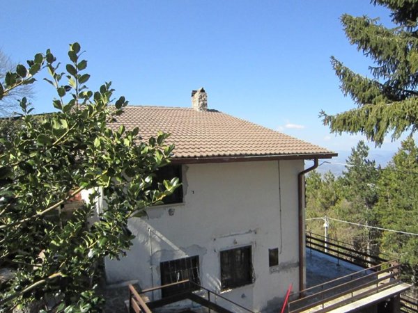 casa indipendente in vendita a Serrone