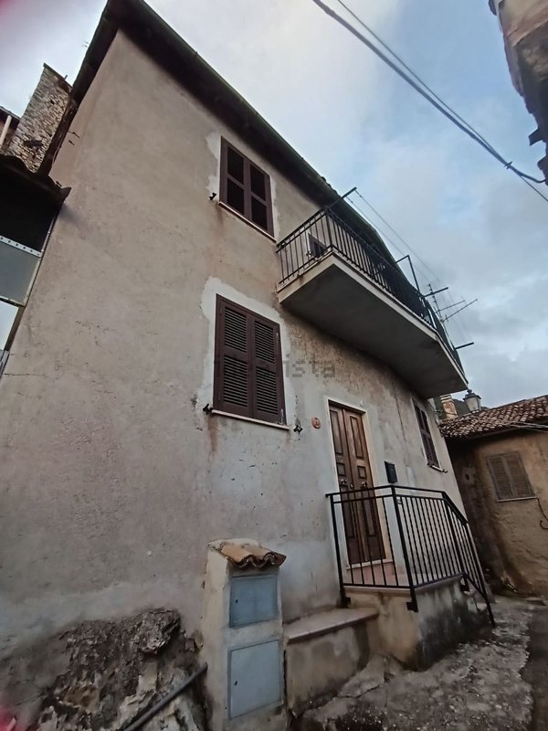 appartamento in vendita a Serrone in zona La Forma