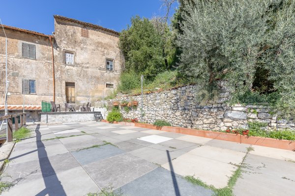 casa indipendente in vendita a Serrone