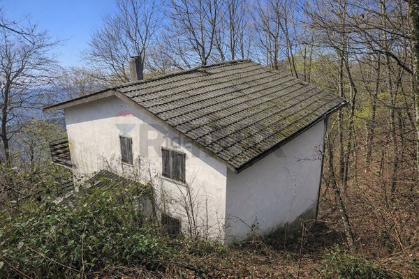casa indipendente in vendita a Serrone