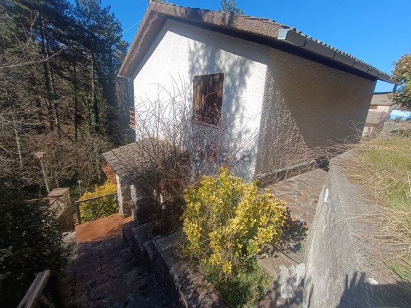 casa indipendente in vendita a Serrone