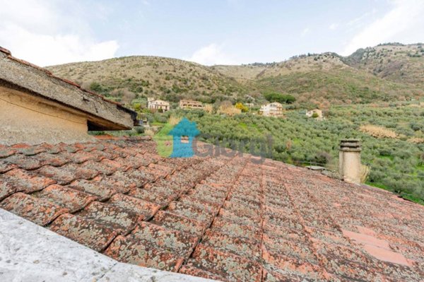 casa indipendente in vendita a Serrone in zona San Quirico