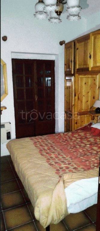 casa indipendente in vendita a Serrone